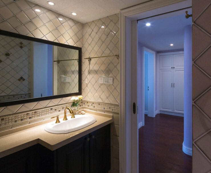 elegant-small-bathroom-design_1310085-37159